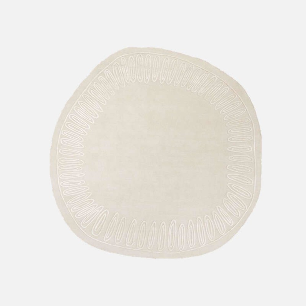 Naïf Crown Rug
