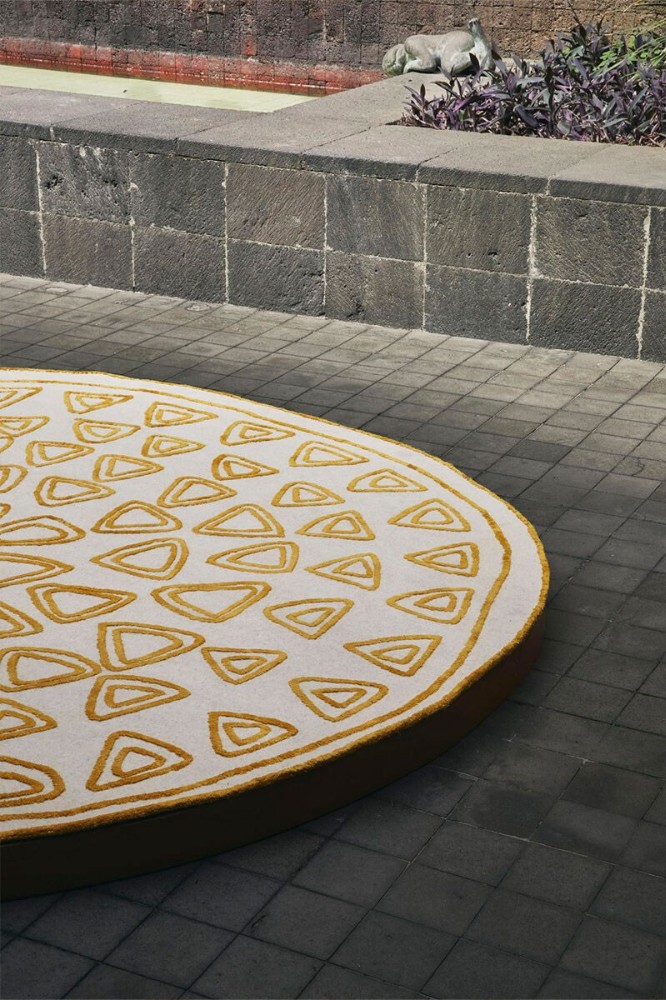 Naïf Triangles Rug