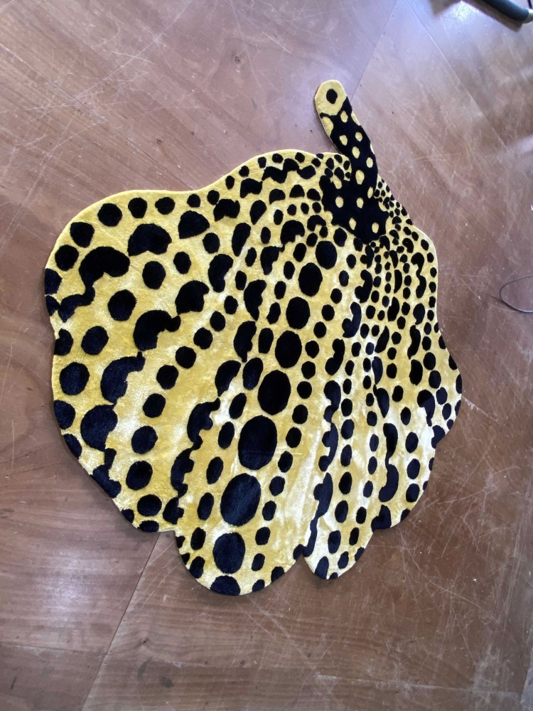 Irregular carpet