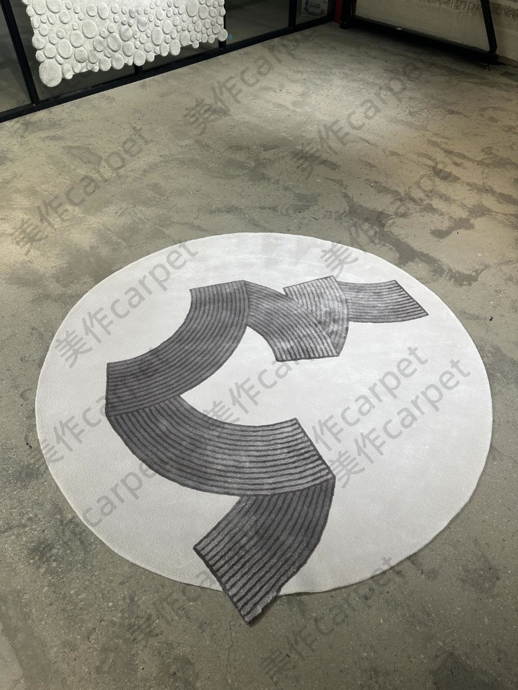 Minimalist circle