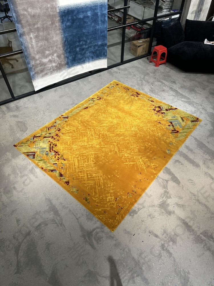 Luxury square