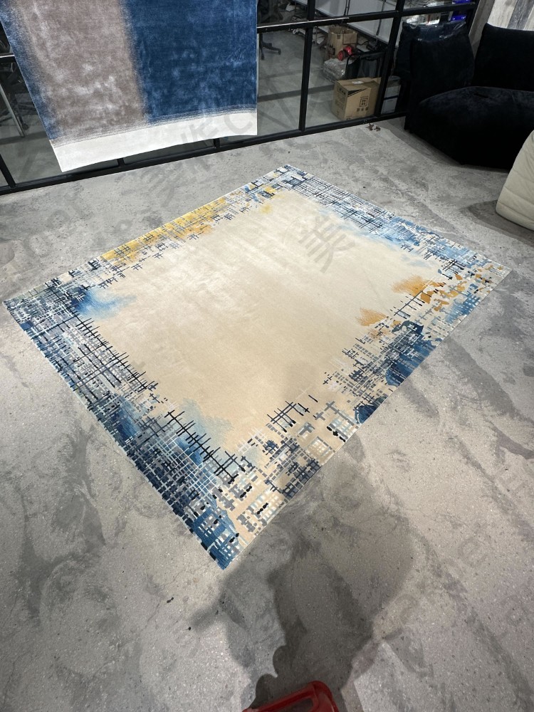 Luxury square