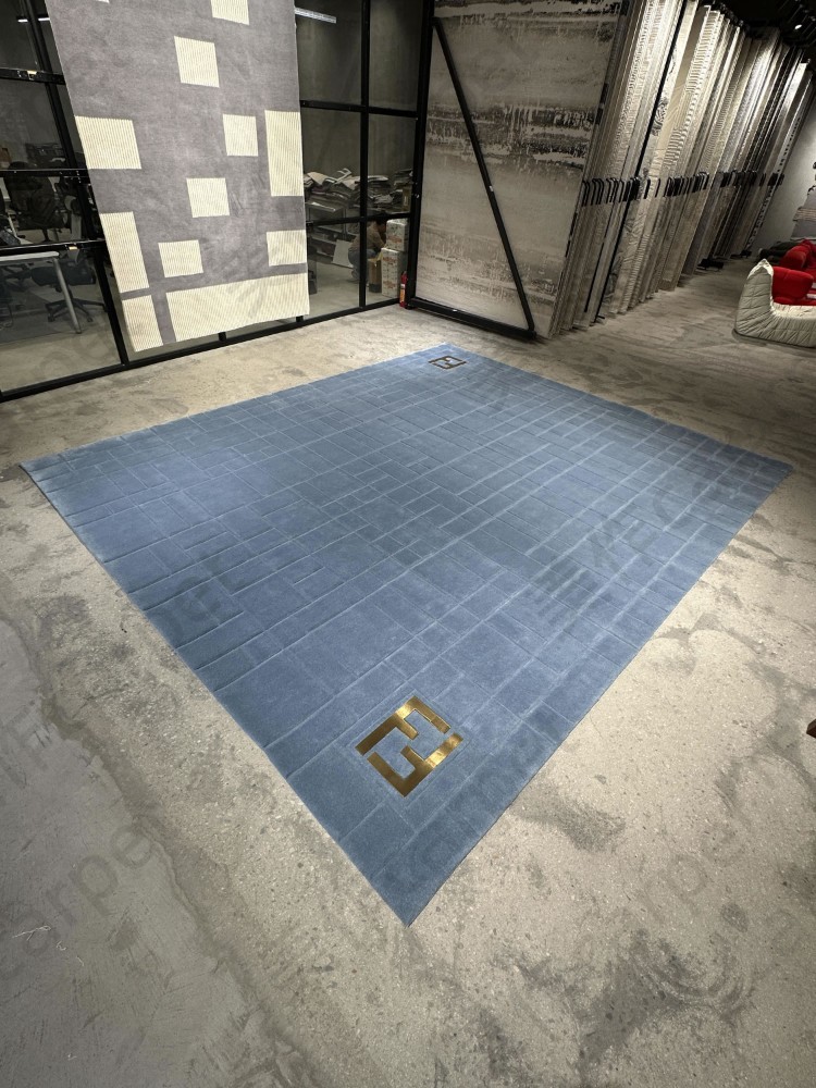Luxury square