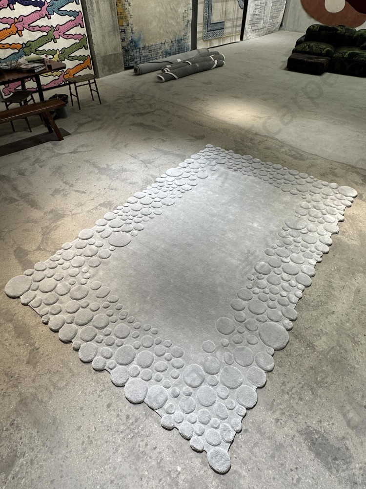 Irregular carpet