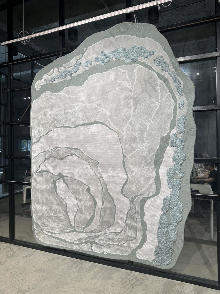 Irregular carpet