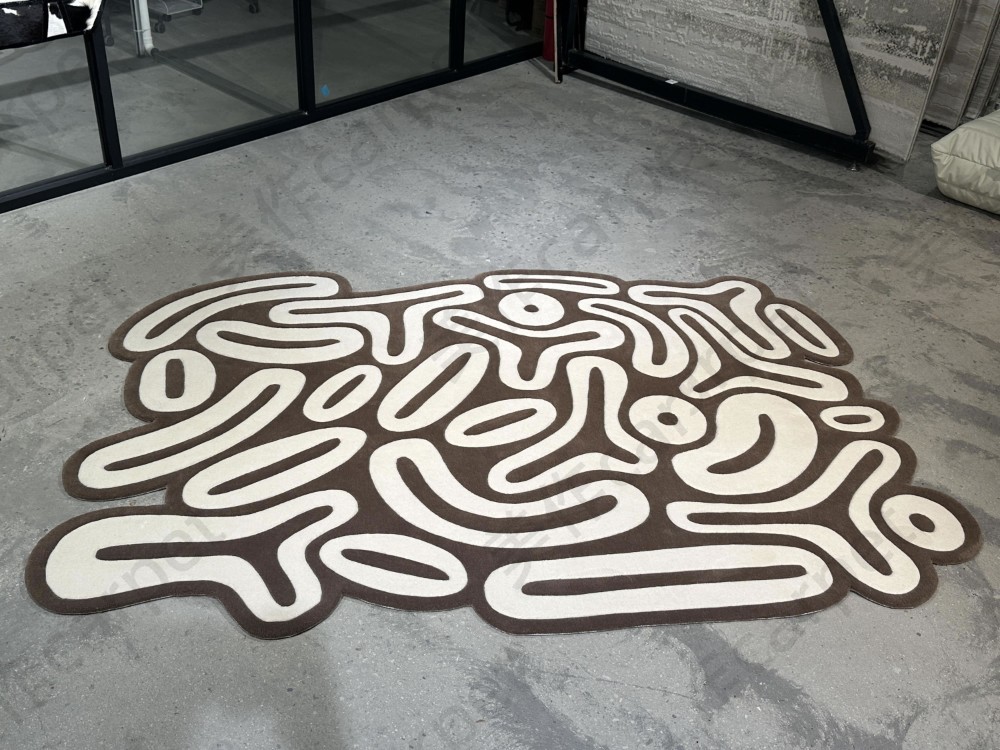 Irregular carpet