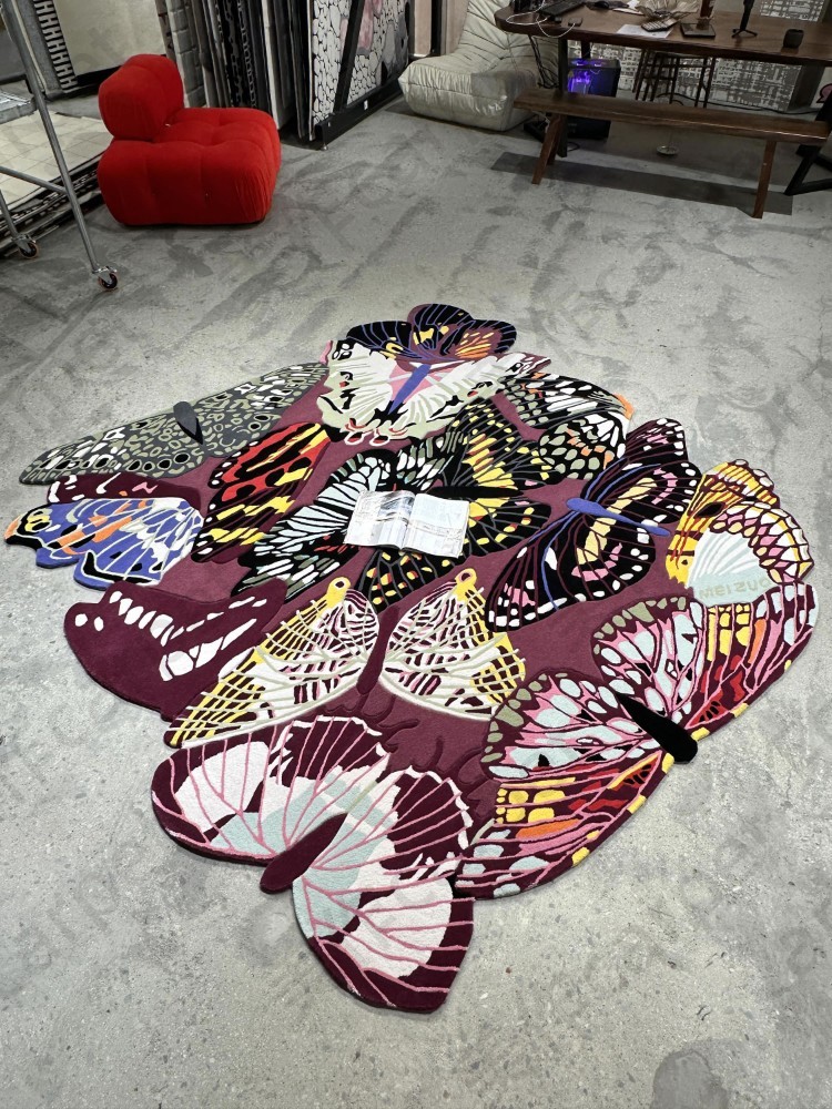 Irregular carpet