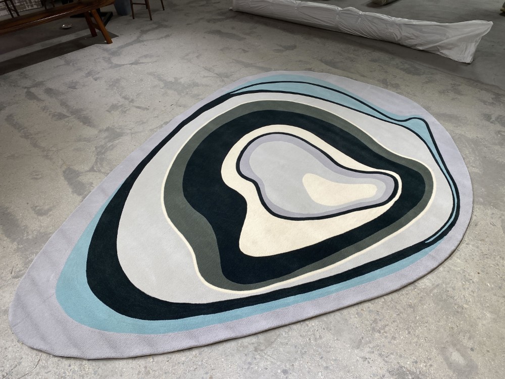 Irregular carpet