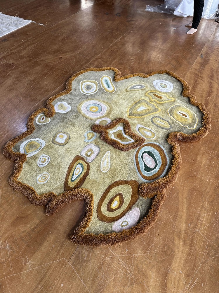 Irregular carpet