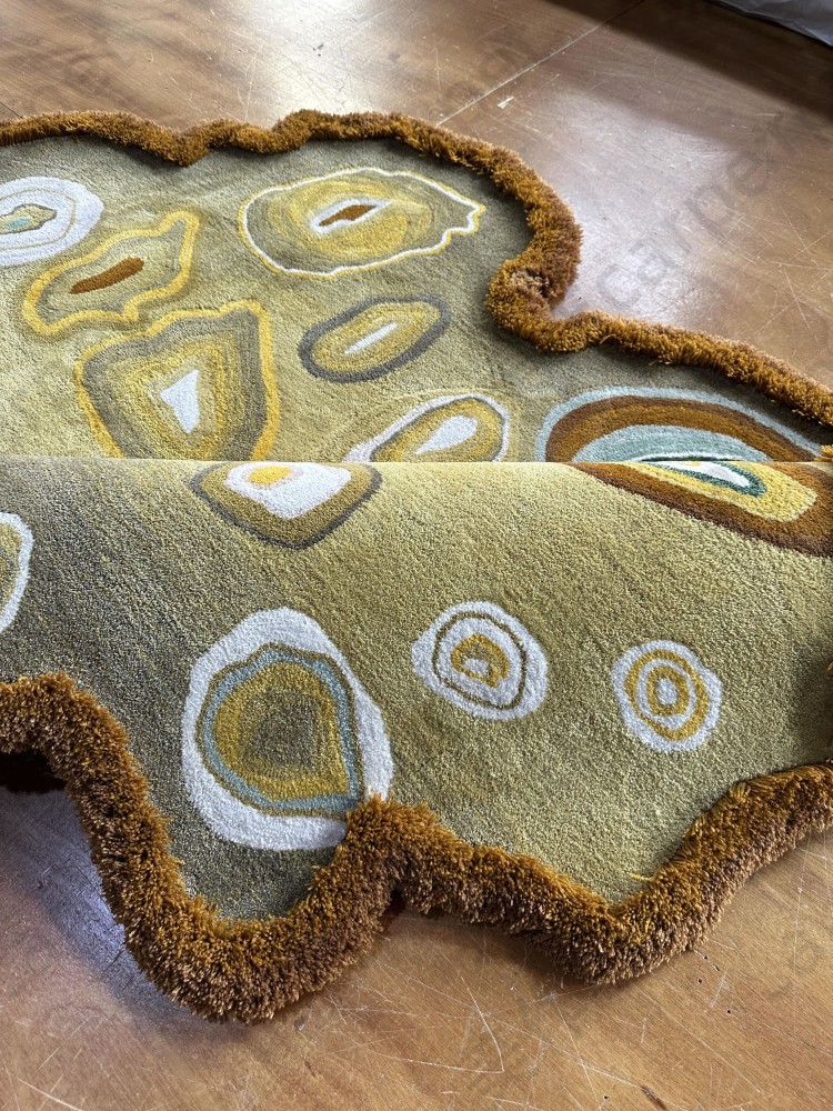 Irregular carpet