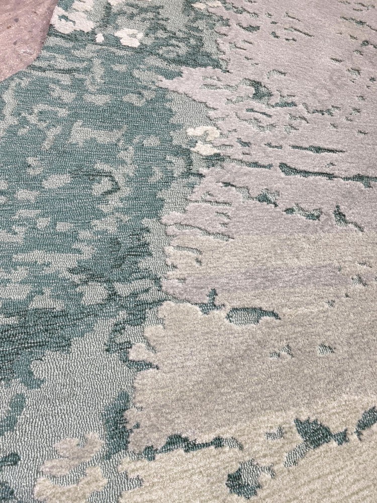 Irregular carpet
