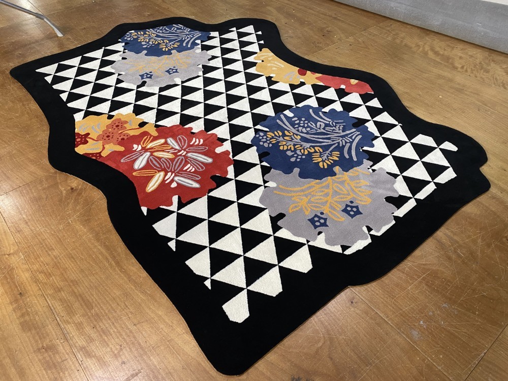 Irregular carpet