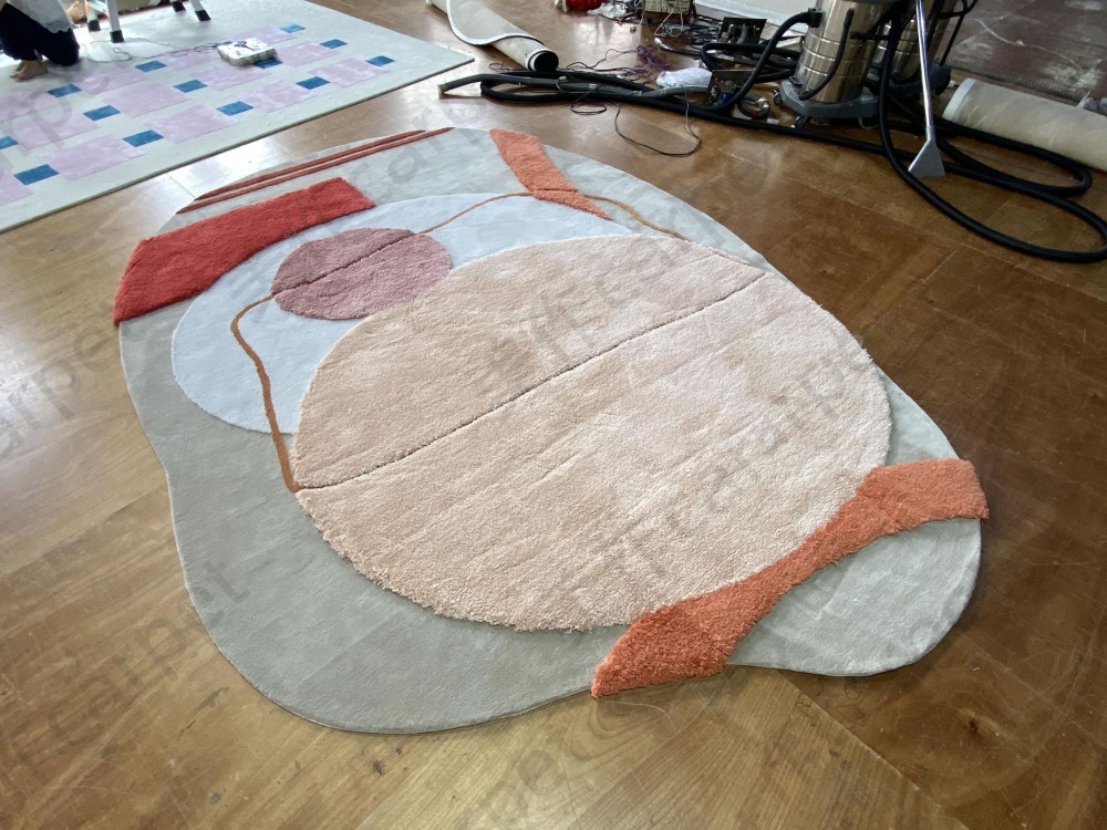 Irregular carpet
