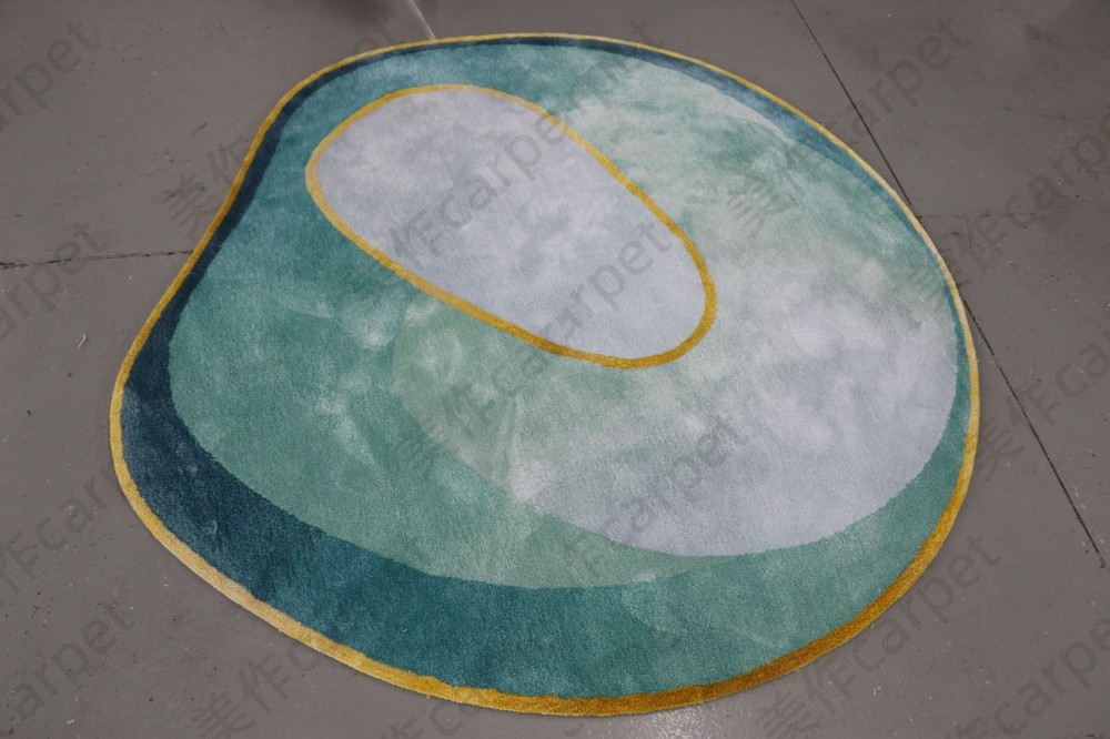Irregular carpet