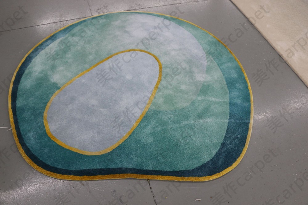 Irregular carpet