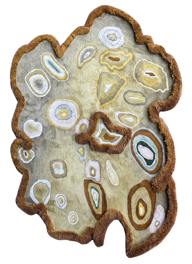 Irregular carpet