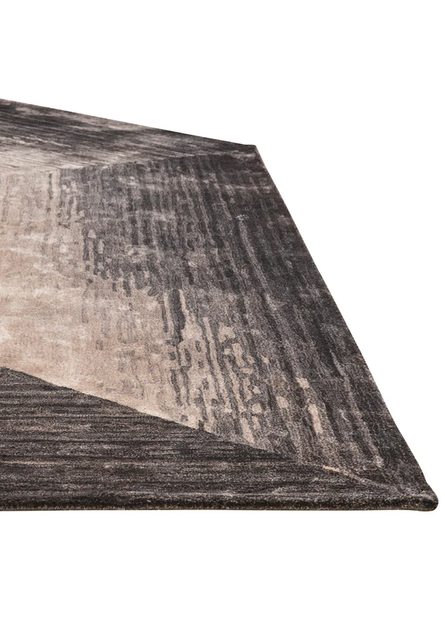 Irregular carpet