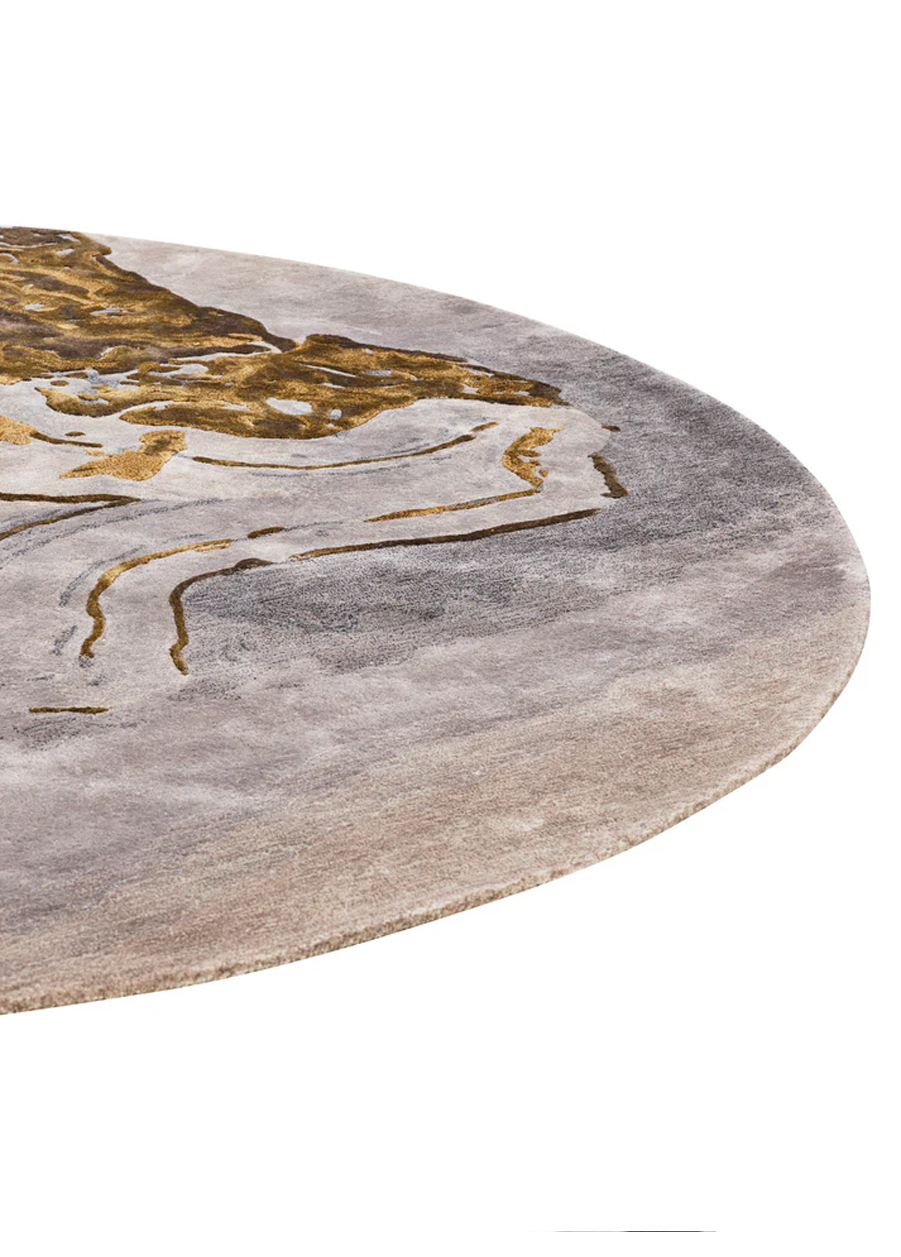 Irregular carpet