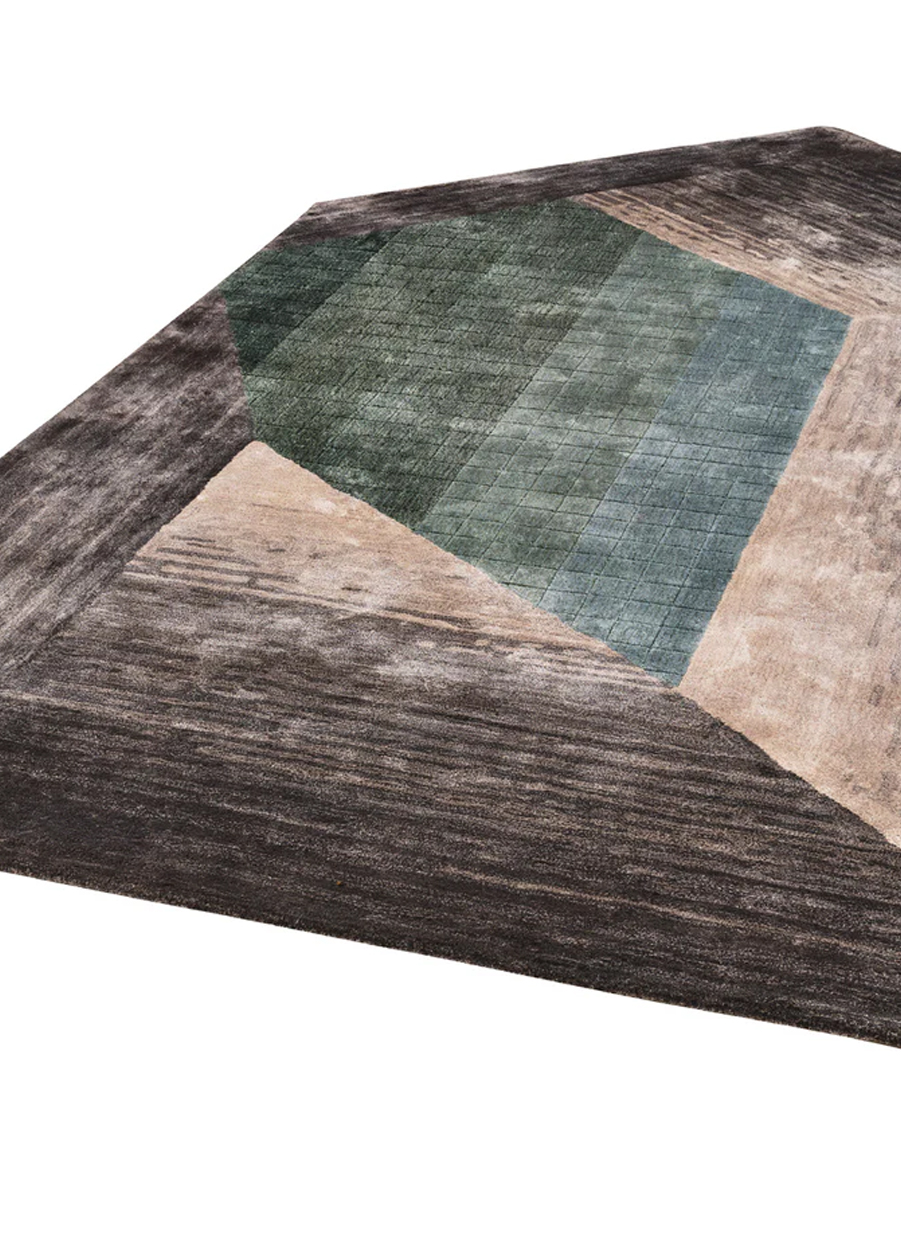 Irregular carpet