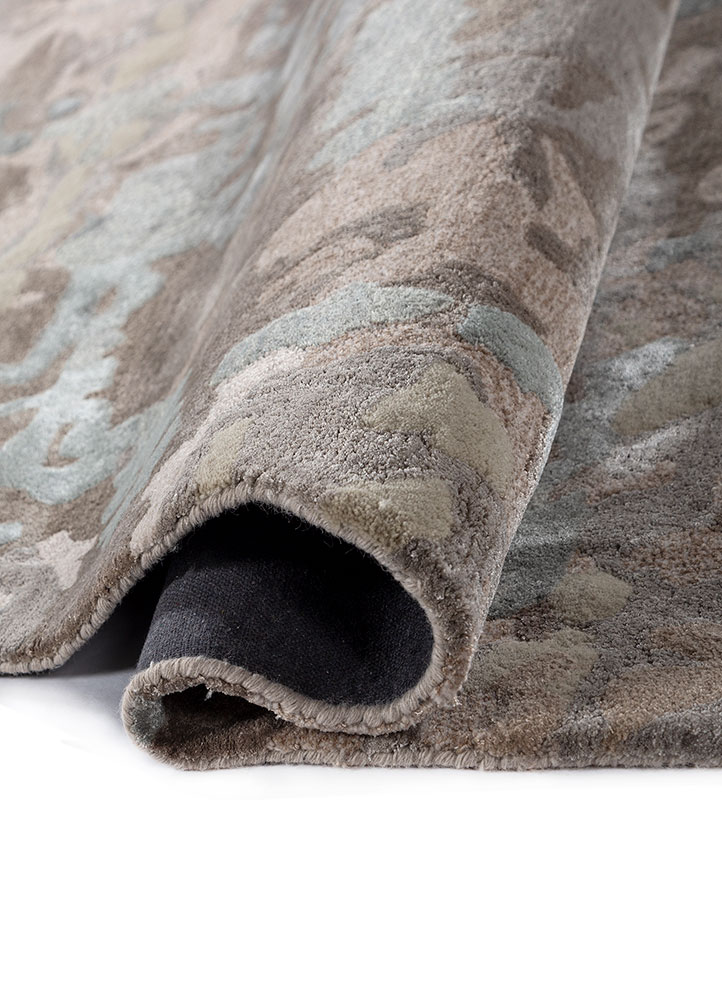 Irregular carpet